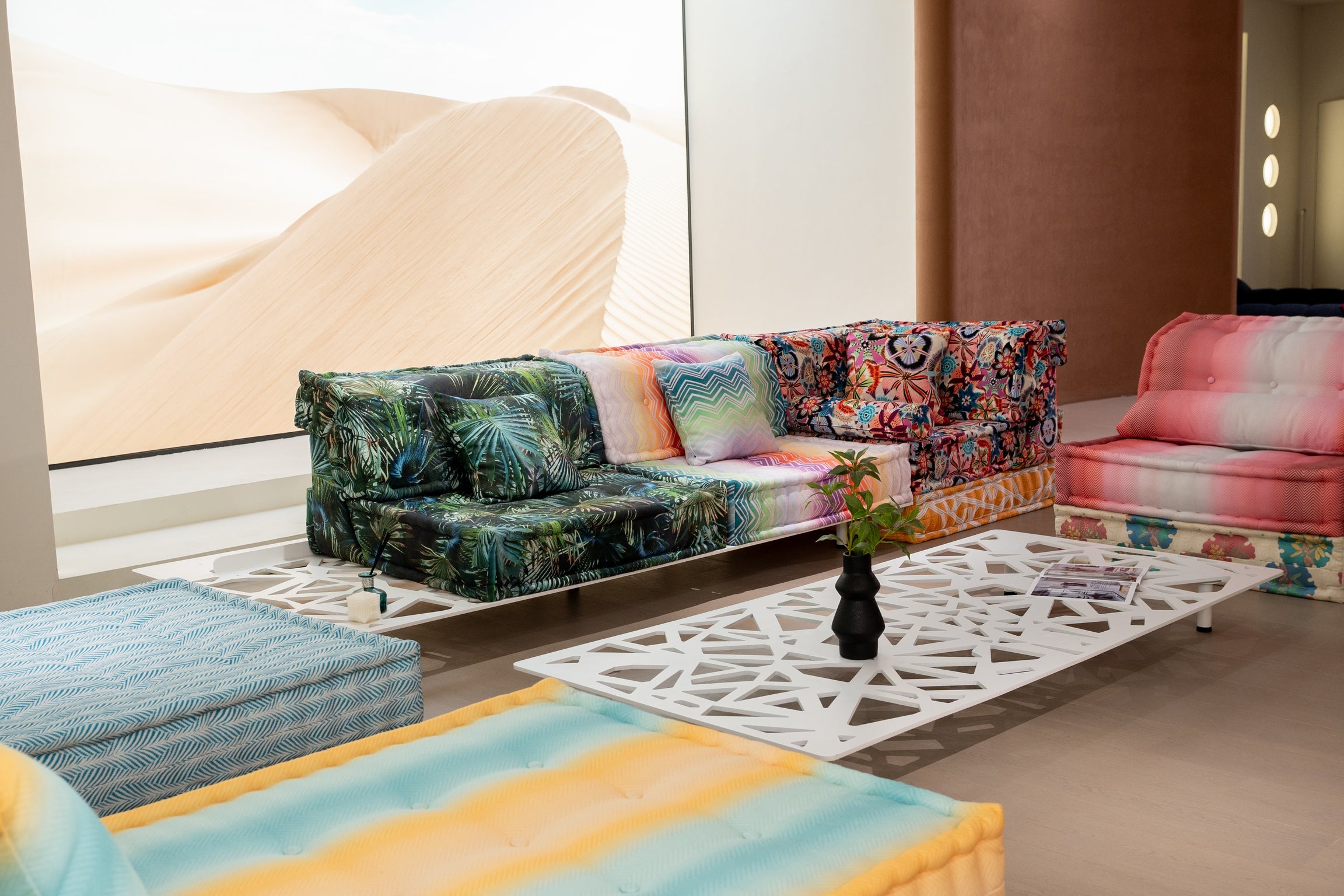 Sunlit Shore Mahjong Sofa - Fajiani