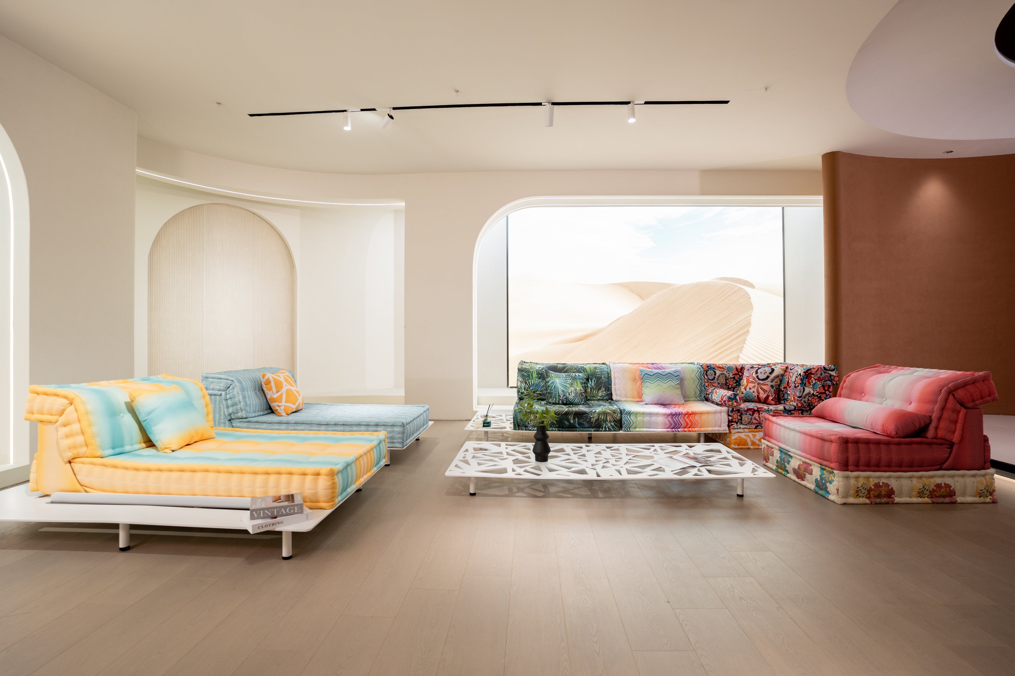 Sunlit Shore Mahjong Sofa - Fajiani