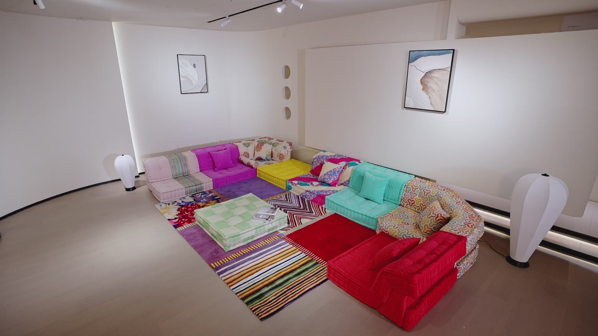 Daybreak Sectional Sofa